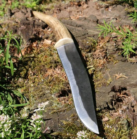 COUTEAU CELTIQUE, OPPIDUM ZAVIST