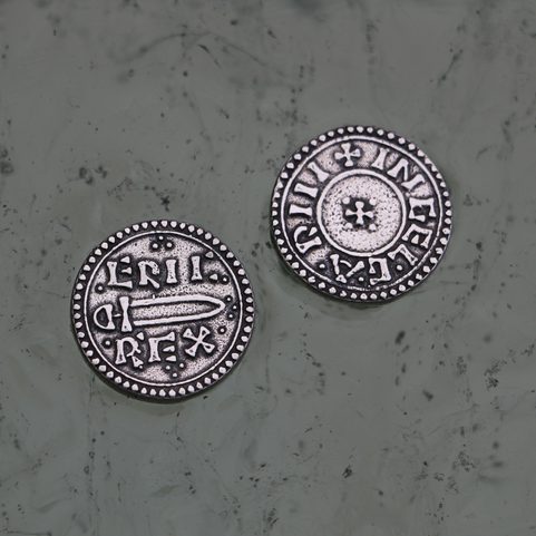 ERIC BLOODAXE, NORTHUMBRIA, YEAR 952 REPLICA VIKING COIN, SILVER 925