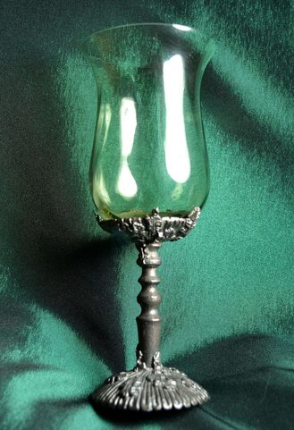 GOBLET WITH OAK LEAVES, FORREST GLASS