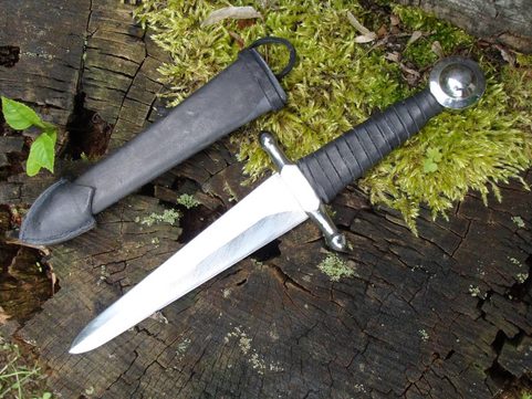 SMALL DAGGER WITH SCABBARD II