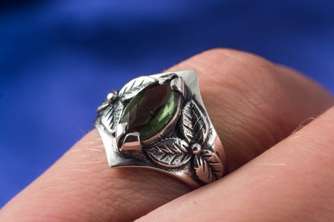 SHAMROCK, RING, MOLDAVITE, SILVER