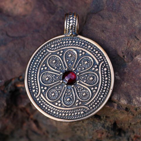 VESNA, SLAVIC PENDANT, MORAVIA MAGNA EMPIRE, BRONZE GARNET