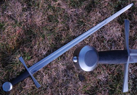 FERGUS, SINGLEHANDED SWORD, BATTLE READY