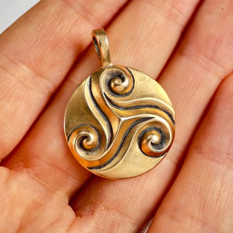 CELTIC TRISKELE, PENDANT, BRONZE