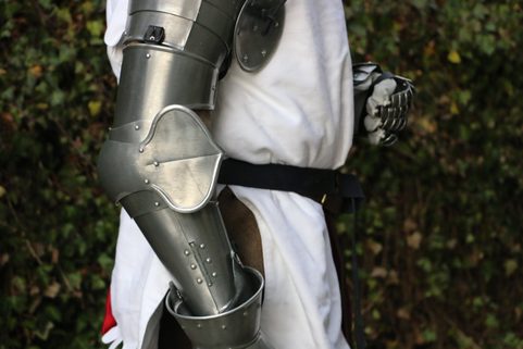 KING'S GUARD - MEDIEVAL KNIGHT - COSTUME RENTAL