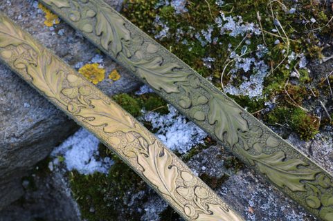 QUERCUS, LEATHER BELT WITH OAK LEAVES, OLIVE GREEN