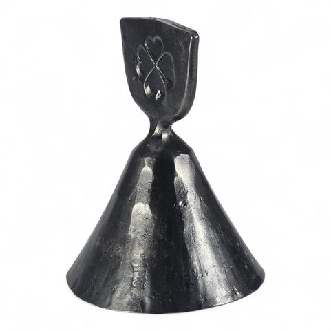 CLOCHE FORGÉE, QUATREFOIL