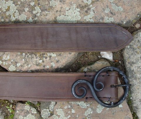 LEATHER BELT WITH FORGED BUCKLE