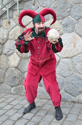 BOUFFON MÉDIÉVAL - LOCATION DE COSTUMES