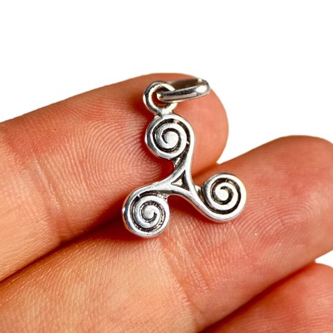 CELTIC TRISKEL - SMALL SILVER PENDANT