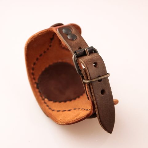 LIONHEART LEARHER BRACELET