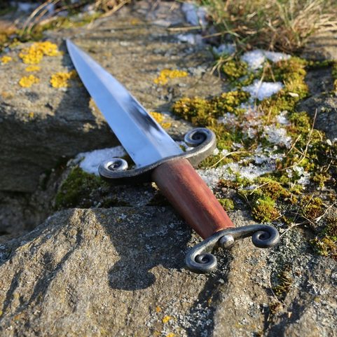 TADEUS, DAGGER