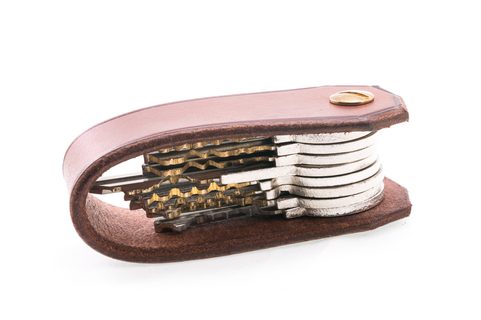 BALFOUR, LUXURY LEATHER KEYCHAIN COGNAC