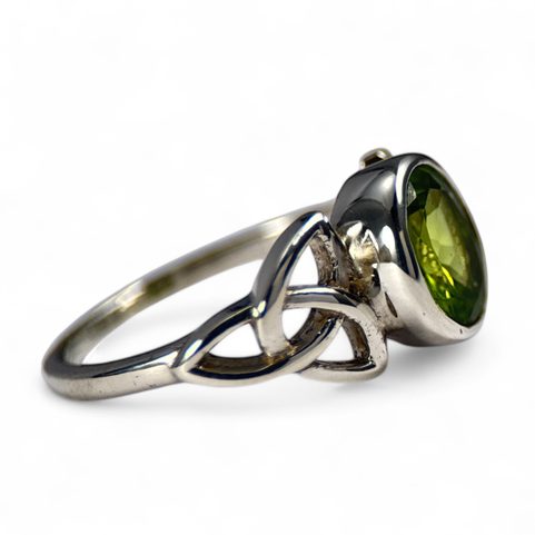 CELTIC KNOT, SILVER RING, PERIDOT AG 925/1000