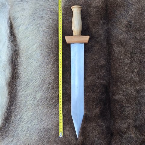 GLADIATORIAL DAGGER, POMPEII, 1ST CENTURY, REPLICA