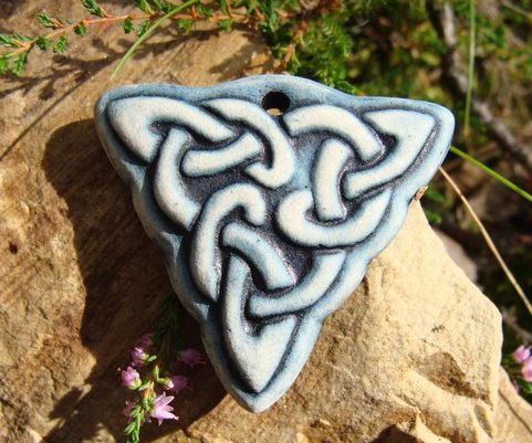 KNOTTED TRIANGLE, CELTIC CERAMIC JEWELRY