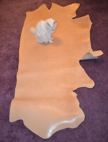 HALF OF A COW HIDE 2 - 2.5 MM 1DM2