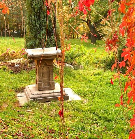 SUNDIALS, OLD LOOK DESIGN