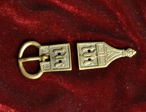 METAL FITTINGS FOR MEDIEVAL BELTS