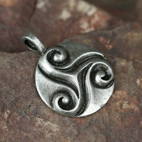 TRISKELE CELTIQUE, PENDENTIF, ZINC
