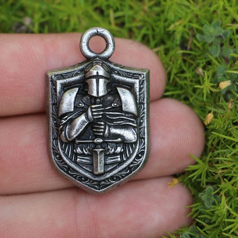 KNIGHT IN ARMS, AMULET, ZINC