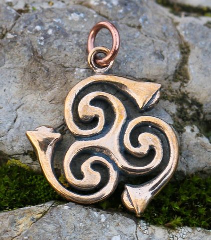 CELTIC TRISKELION, LA TENE AGE, BRONZE PENDANT