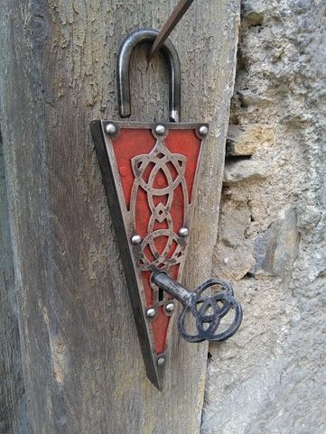 CITADELLA, A LUXURIOUS WROUGHT-IRON MEDIEVAL LOCK