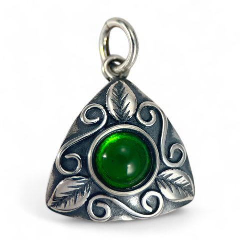 BOUDICCA, STERLING SILVER PENDANT WITH GREEM GLASS