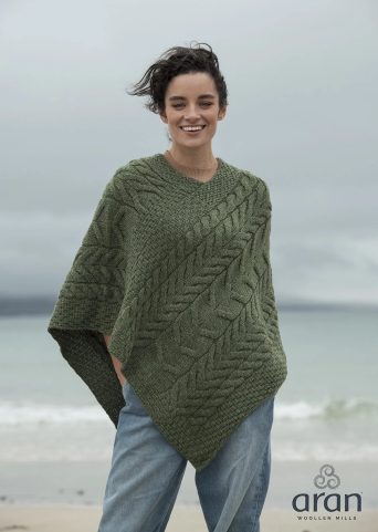 ARAN - GRÜNER PONCHO MIT VLIES, WOLLE IRLAND