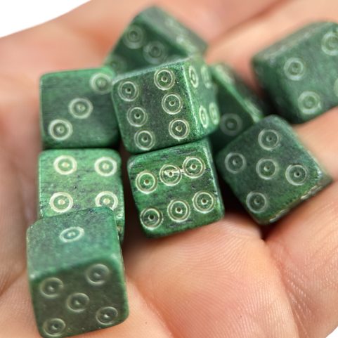 DÉS ROMAINS EN OS - VERT