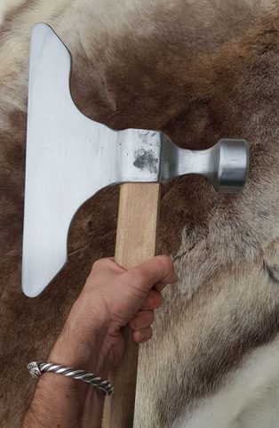 WAR HAMMER WITH SHAFT - HMB