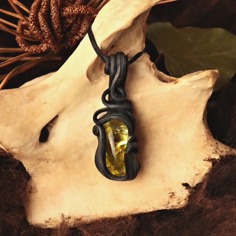 HELIOS - FANTASY PENDANT