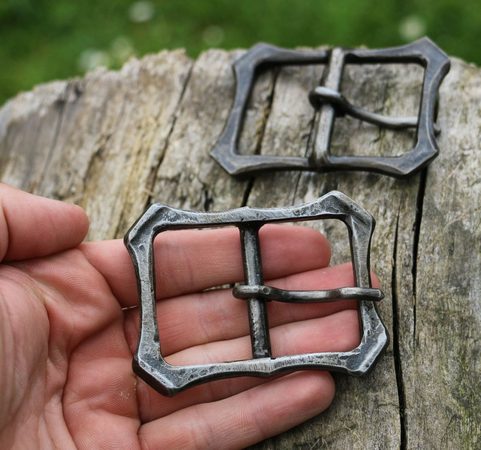 FORGED BUCKLE FOR LEATHER BELTS