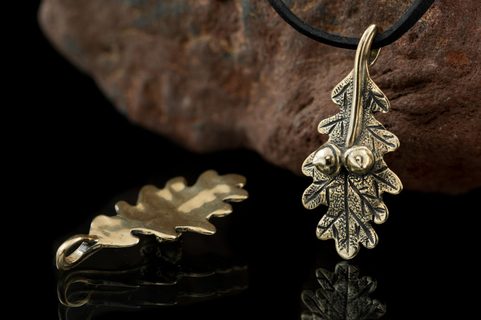 EICHENBLATT, BRONZE-ANHÄNGER