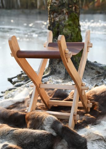 MEDIEVAL FOLDING CHAIR