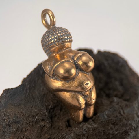 VÉNUS DE WILLENDORF, PENDENTIF, BRONZE