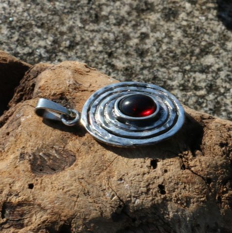 AGARA, PENDANT, STERLING SILVER, GARNET