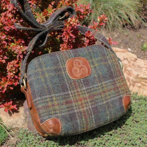 ARAN WOOL LEATHER SHOULDER BAG, GREY