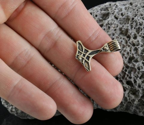 BIRGIR, MARTEAU DE THOR, AMULETTE DE BRONZE