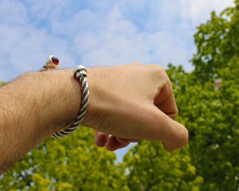 ALESIA, SILVER BRACELET, GARNET