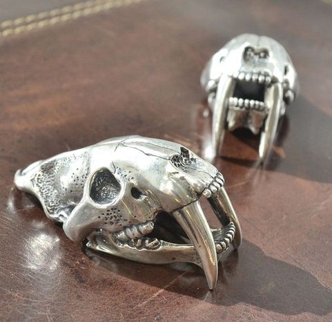SABRETOOTH TIGER, MACHAIRODUS - SMILODON, LARGE NECK PENDANT, AG 925, 26G