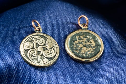 IRISH SPIRALS - TRISKELE, BOOK OF KELLS, BRONZE PENDANT