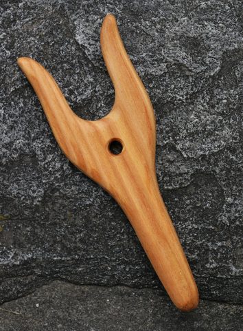 LUCET POUR LA FABRICATION DE CORDONS OU DE TRESSES