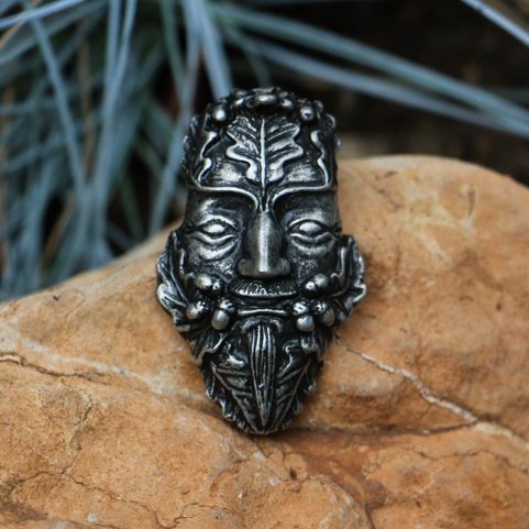 HOMME VERT, PENDENTIF, ÉTAIN