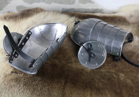 PAULDRONS -THE ROYAL GUARD DURALUMIN - COSTUME RENTAL