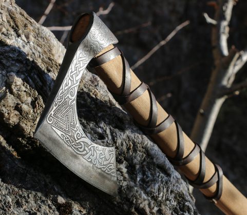 VALKNUT ETCHED VIKING AXE