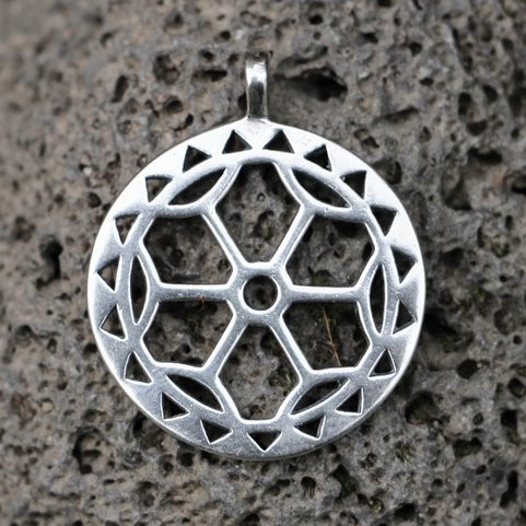 CERCLE DE SOLEIL, BUŠOVICE, ROKCANY, PENDENTIF EN ARGENT AG 925 11G
