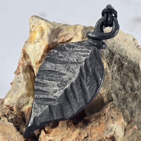 FORGED LEAF, PENDANT