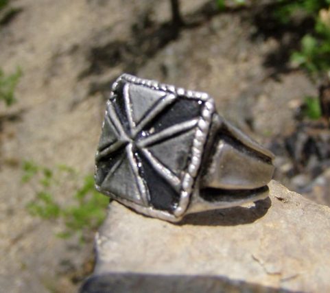 MALTESE CROSS - RING