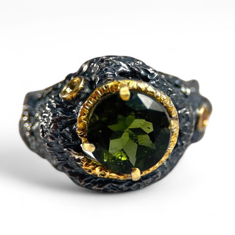 HERCINIA SILVER RING WITH MOLDAVITE AND GARNET, AG 925/1000